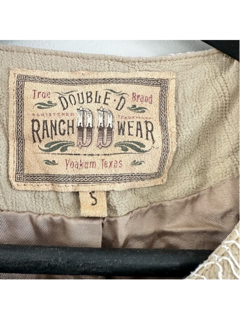 Double D Ranch Beige Textured Embroidered Buttoned Top Small - Picture 5 of 11